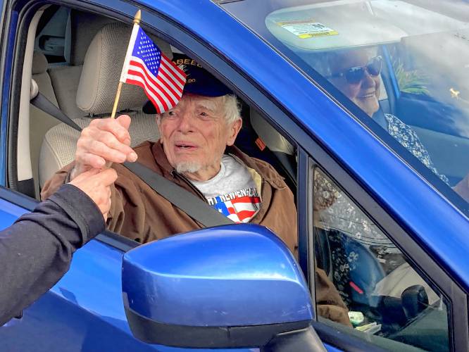 The community sends off Joe Manning on a trip to Washington ,D.C., to tour veterans’ monuments.