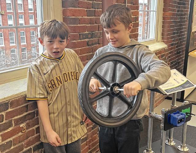 GES students did hands-on activities at SEE Science Center in the morning, followed by a visit to the Manchester Historic Association’s Millyards Museum after lunch.
